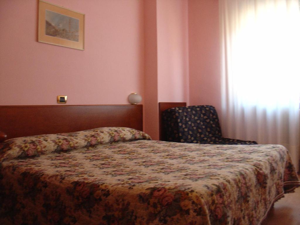 Domus Hotel أليساندريا المظهر الخارجي الصورة