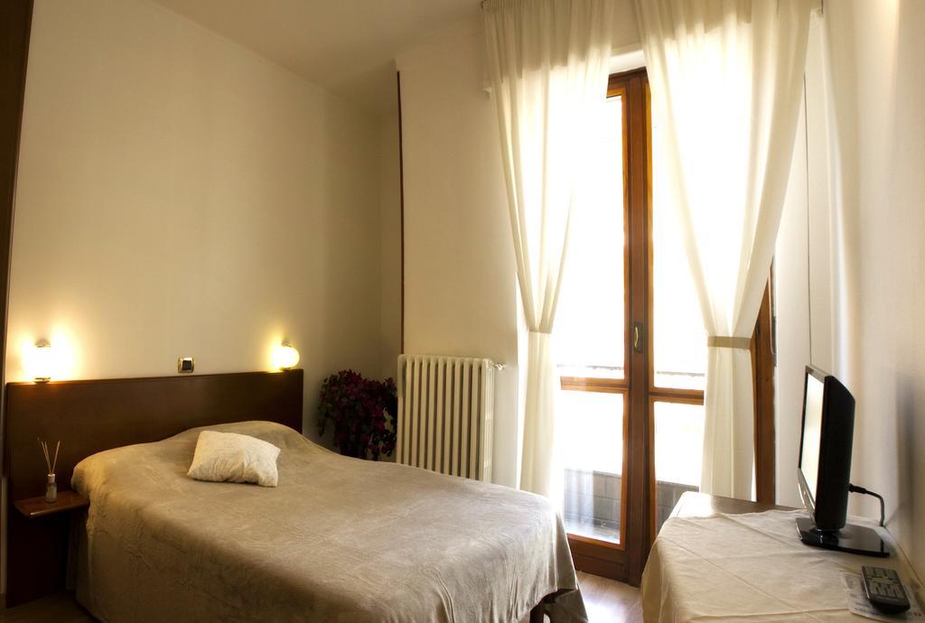 Domus Hotel أليساندريا المظهر الخارجي الصورة